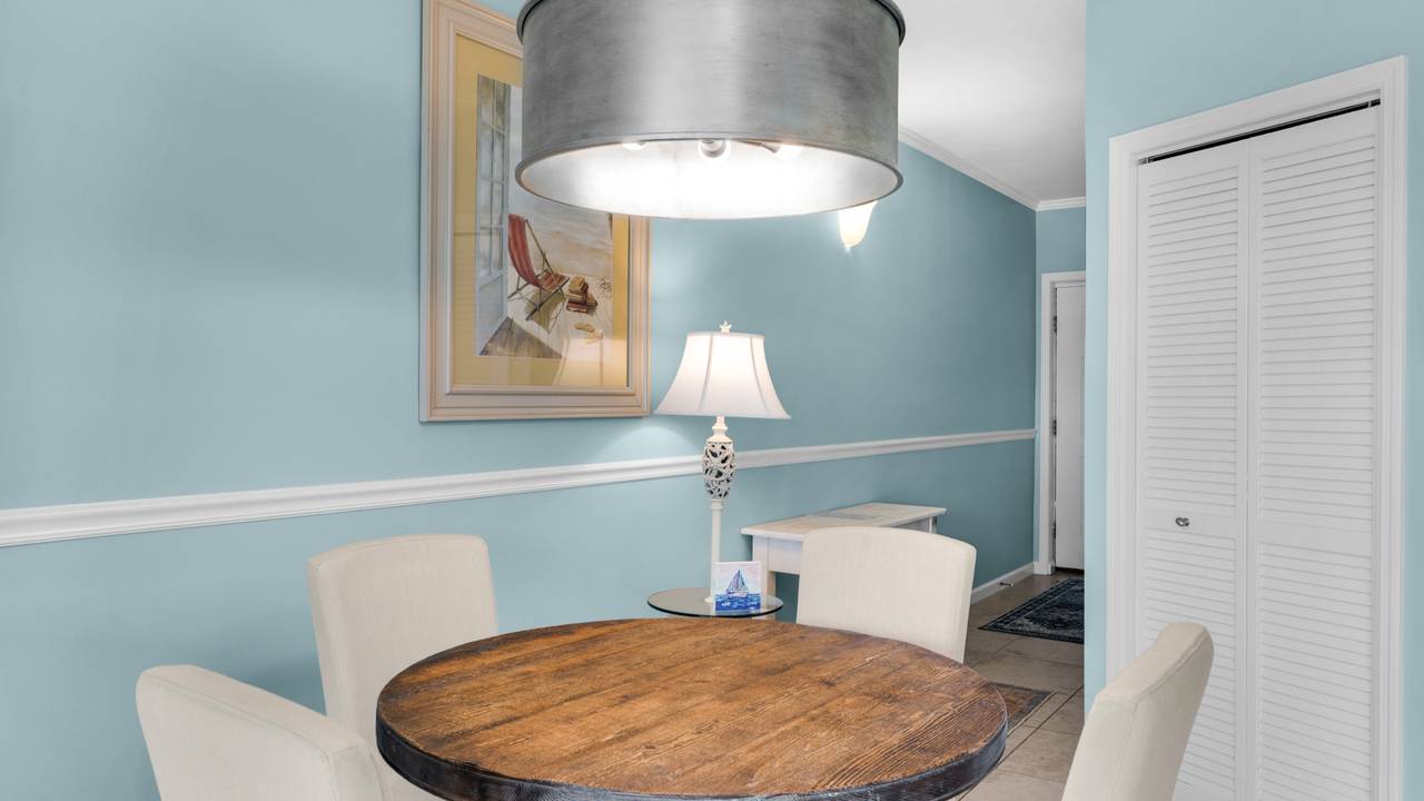 Emerald Hill 5 Dining Area Emerald Hill 5 Dining Area