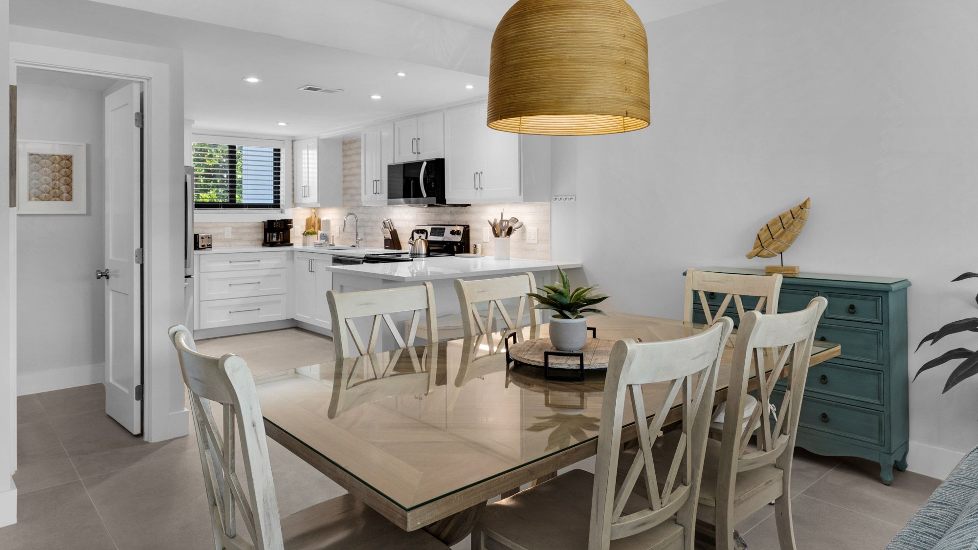 Emerald Hill 22 - Dining into Kitchen