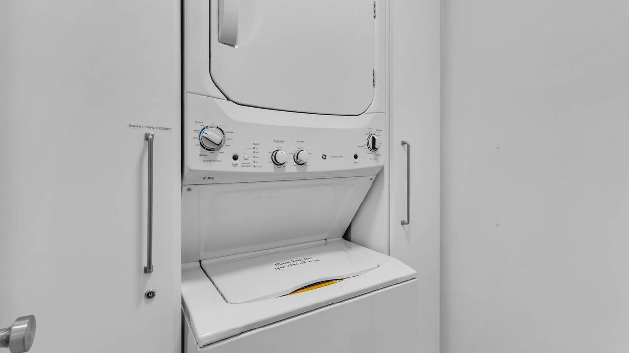 Emerald Hill 22 - Washer & Dryer Emerald Hill 22 - Washer & Dryer