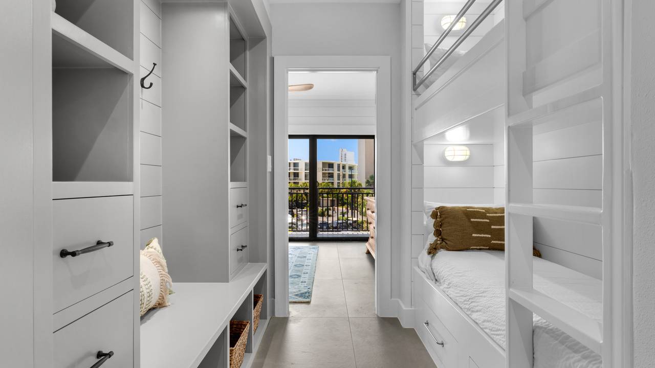 Emerald Hill 22 - Hallway Bunks Emerald Hill 22 - Hallway Bunks