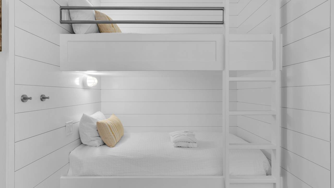 Emerald Hill 22 - Guest Bedroom Emerald Hill 22 - Guest Bedroom