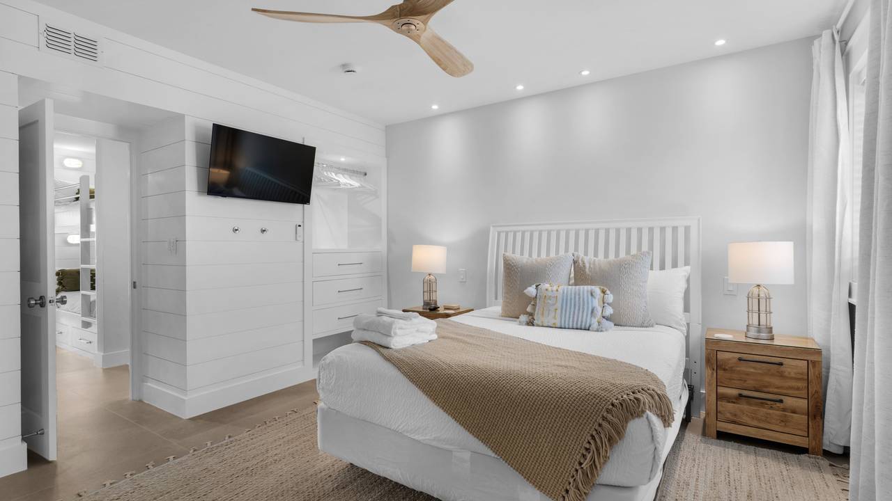 Emerald Hill 22 - Guest Bedroom Emerald Hill 22 - Guest Bedroom