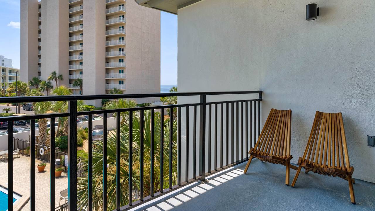 Emerald Hill 22 - Master's private balcony Emerald Hill 22 - Master's private balcony