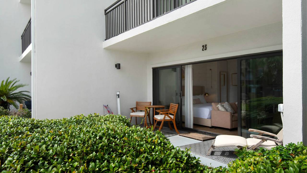 Emerald Hill 23 - Pool Side Studio Patio Emerald Hill 23 - Pool Side Studio Patio