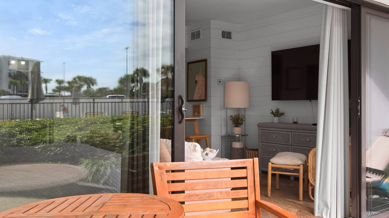 Emerald Hill 23 - Pool Side Studio Patio Emerald Hill 23 - Pool Side Studio Patio