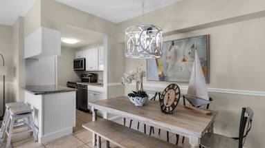 Emerald Hill 27 Kitchen & Dining Area Emerald Hill 27 Kitchen & Dining Area