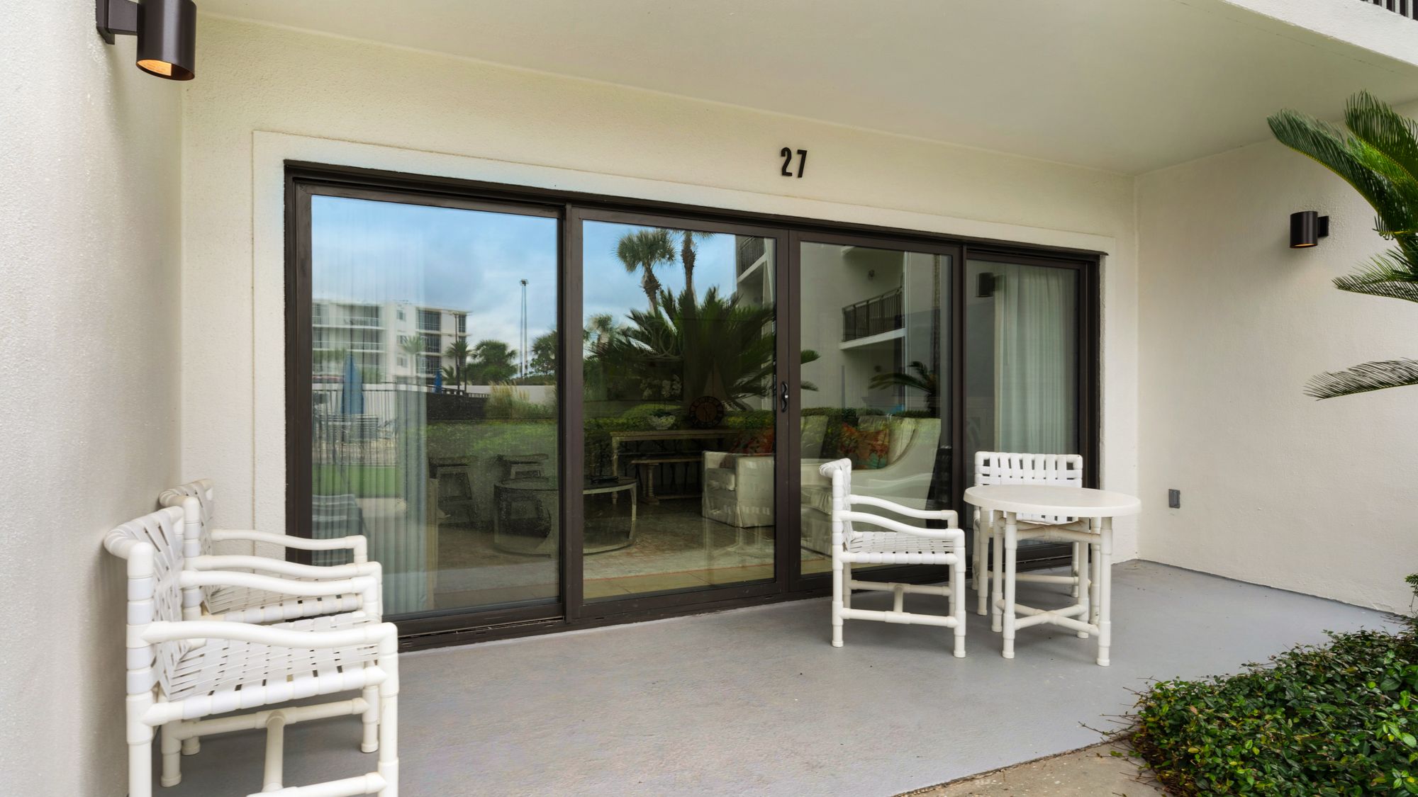 Emerald Hill 27 Patio Area