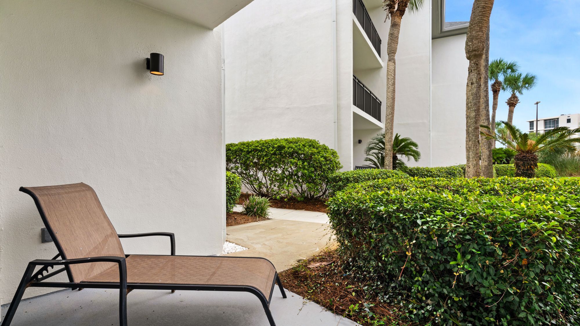 Emerald Hill 27 Patio Area