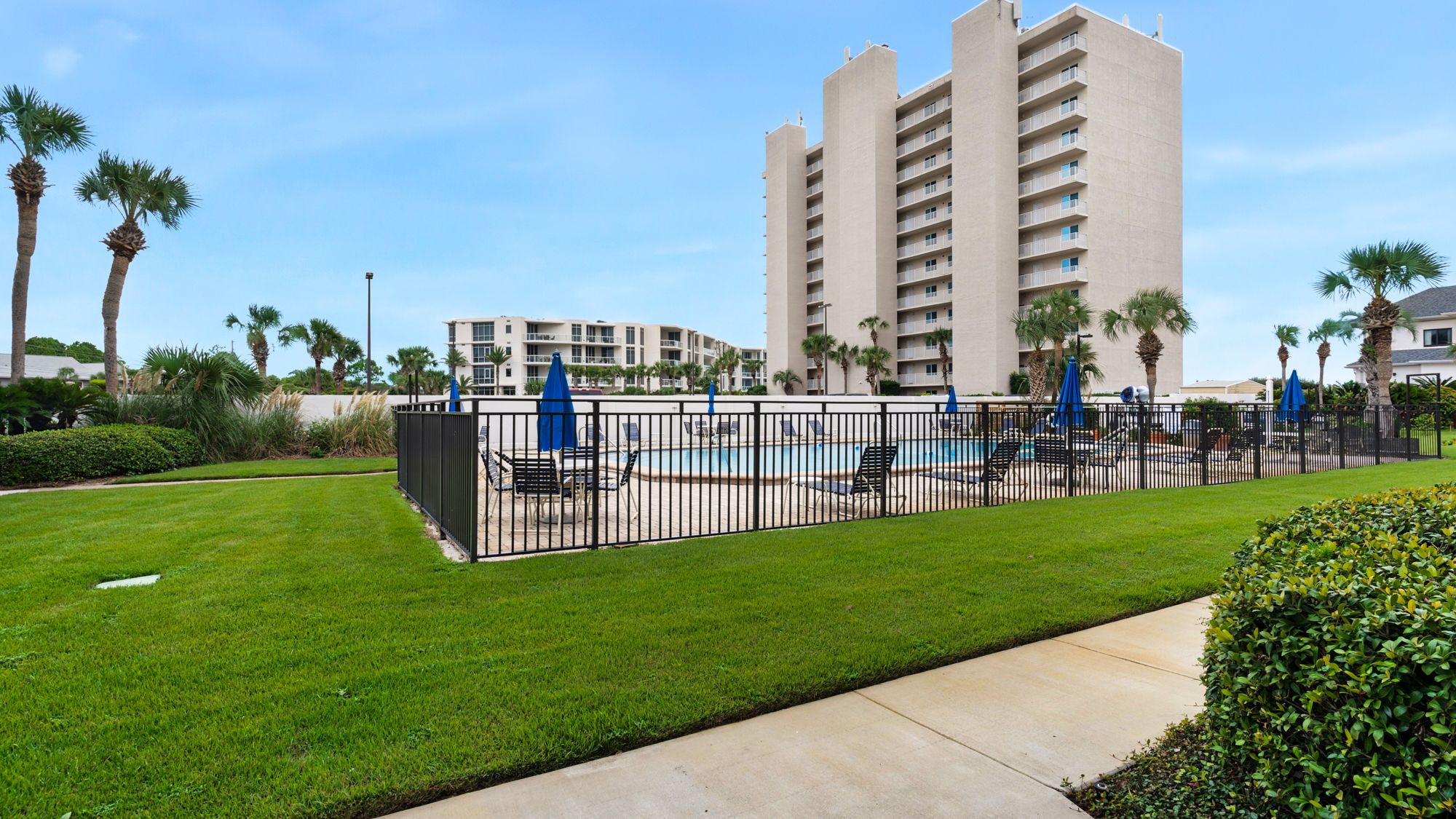 Emerald Hill 27 Exterior