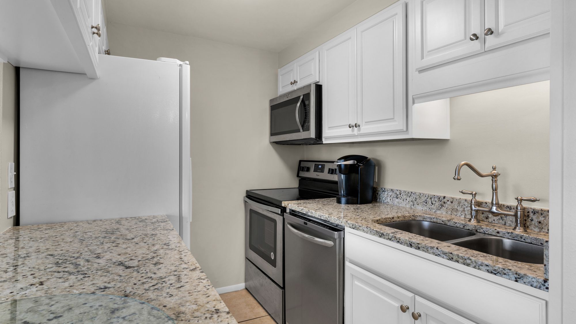 Emerald Hill 27 Kitchen Area