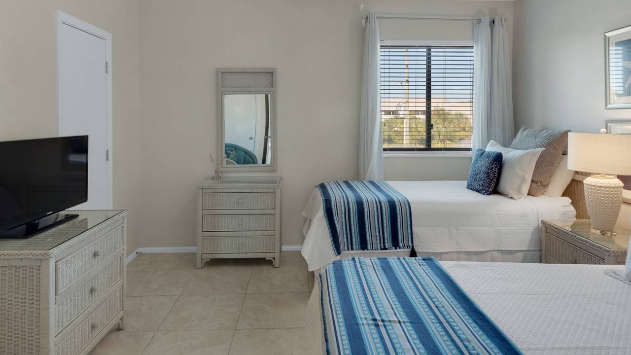 Emerald Hill 36 Emerald Hill 36