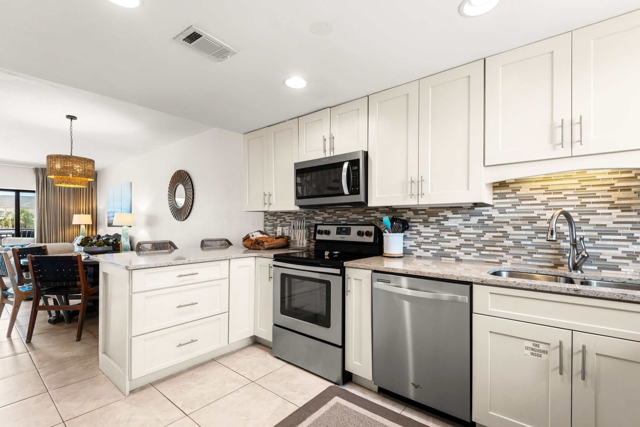 Emerald Hill 36 - Kitchen area