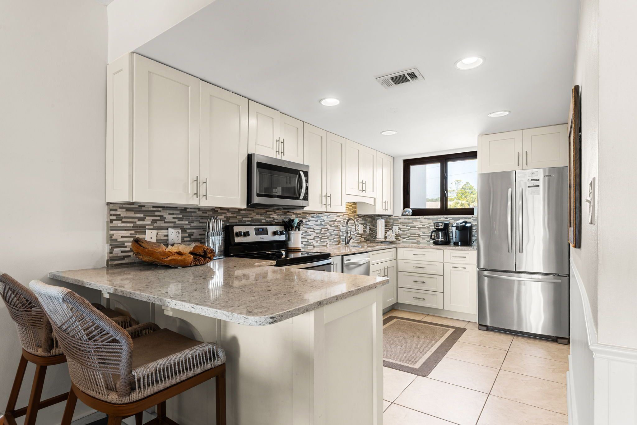 Emerald Hill 36 - Kitchen area