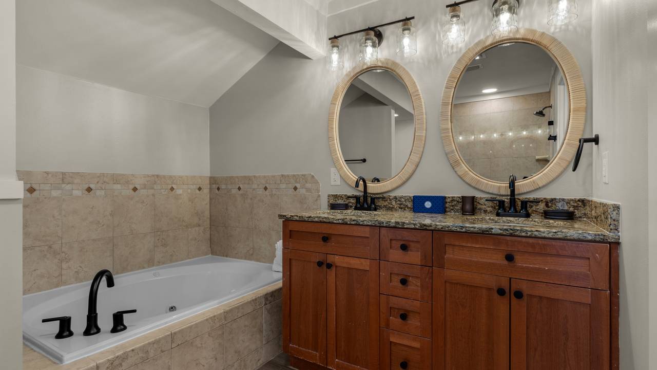 Eastern Shores 211 Bathroom Eastern Shores 211 Bathroom