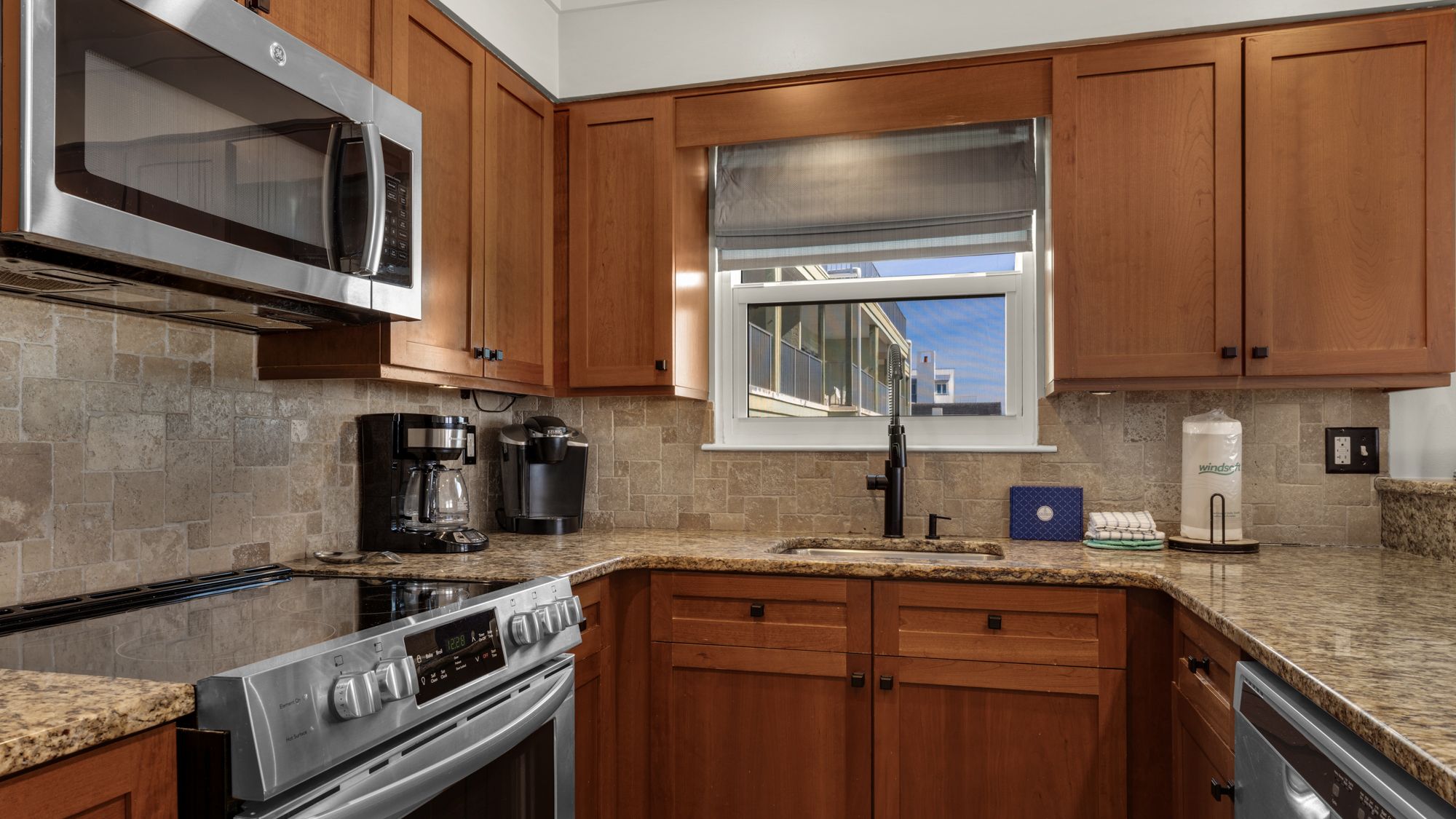 Eastern Shores 211 Kitchen