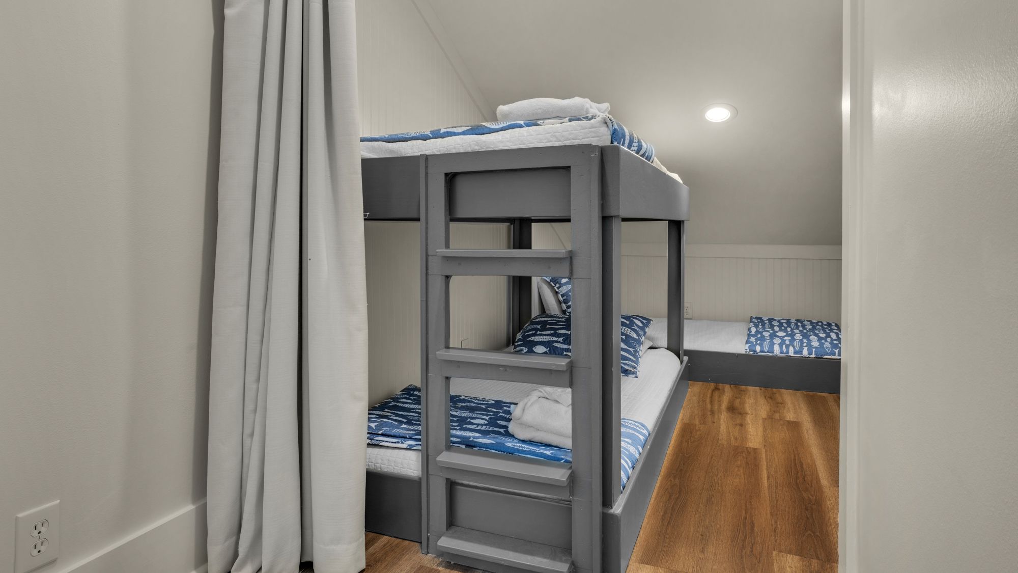 Eastern Shores 211 Bunk Beds
