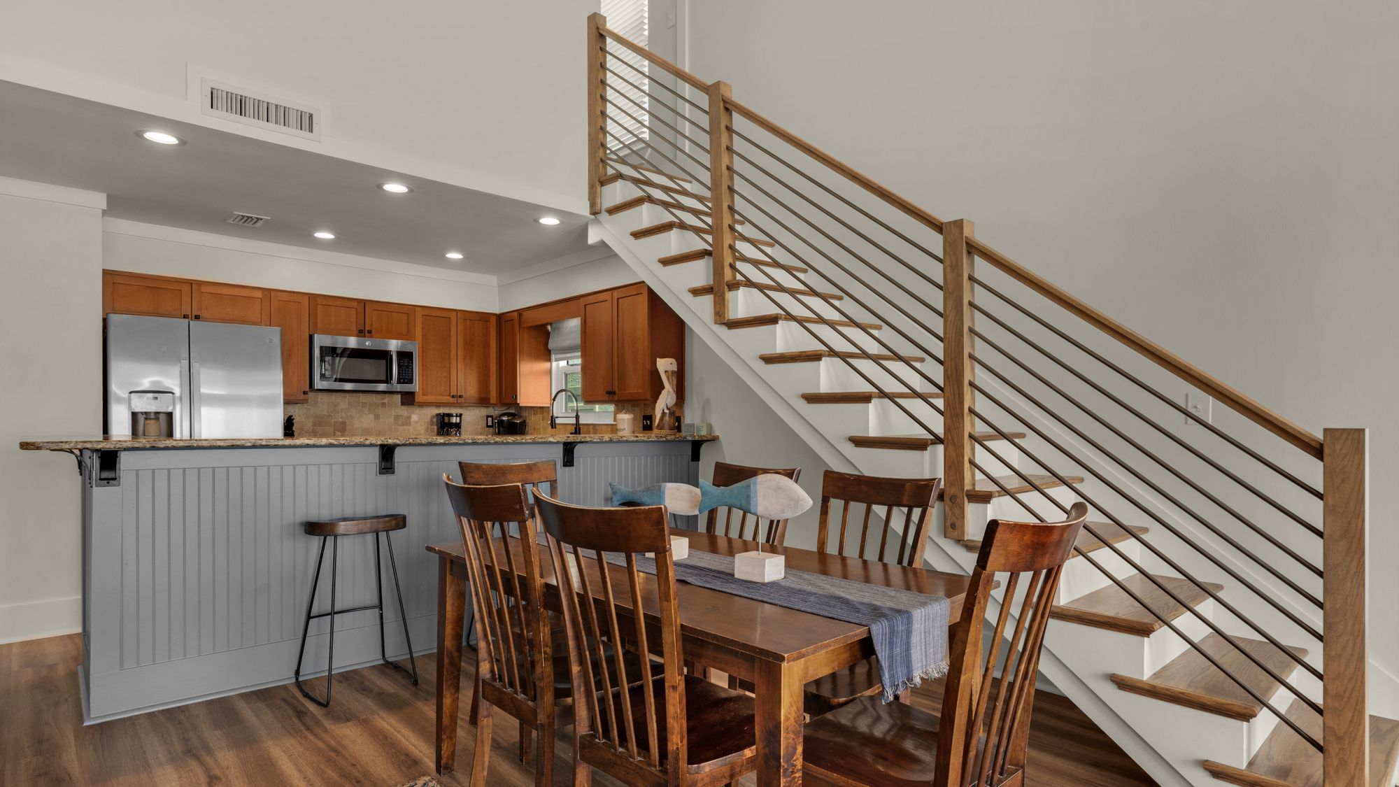 Eastern Shores 211 Dining Table