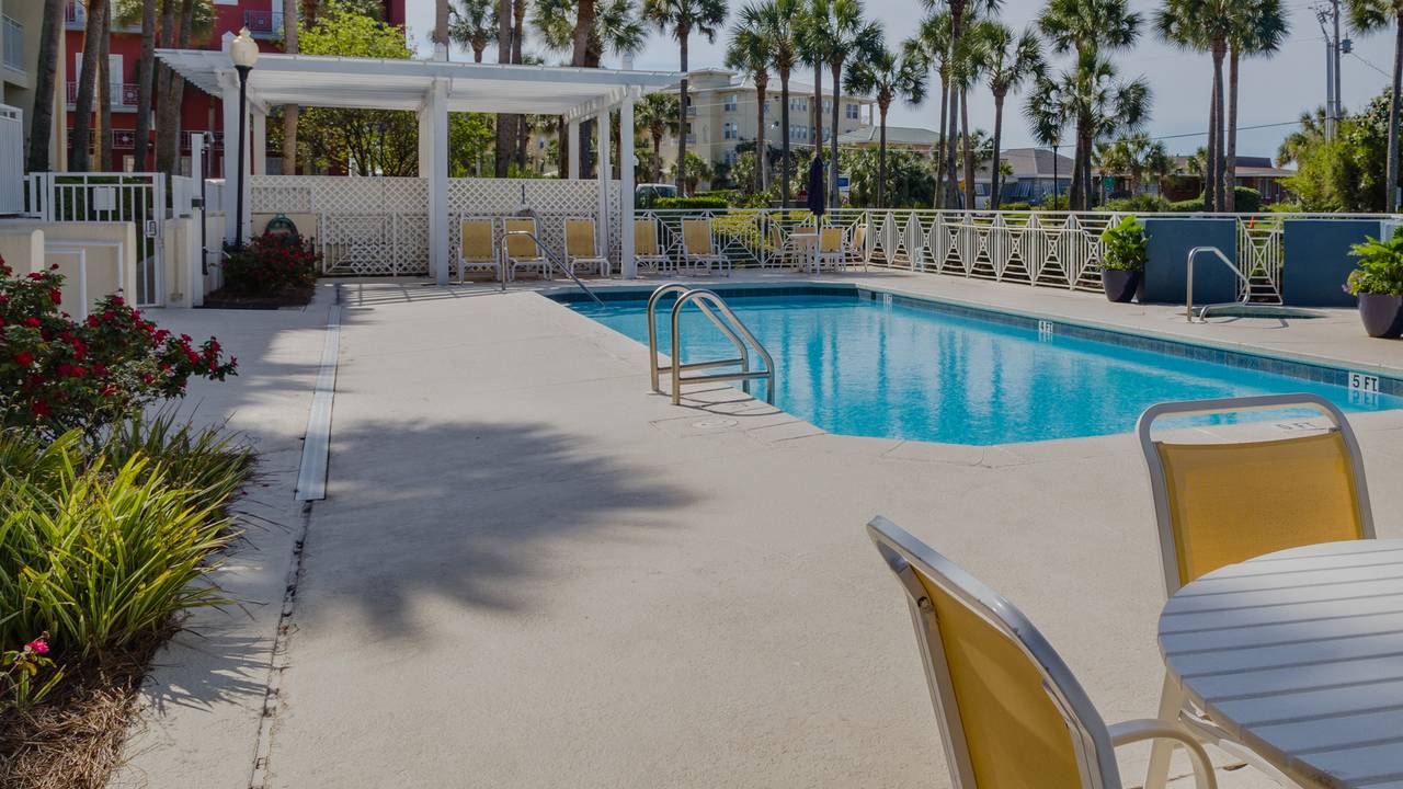 Gulf Place Grounds and Amenities Gulf Place Grounds and Amenities