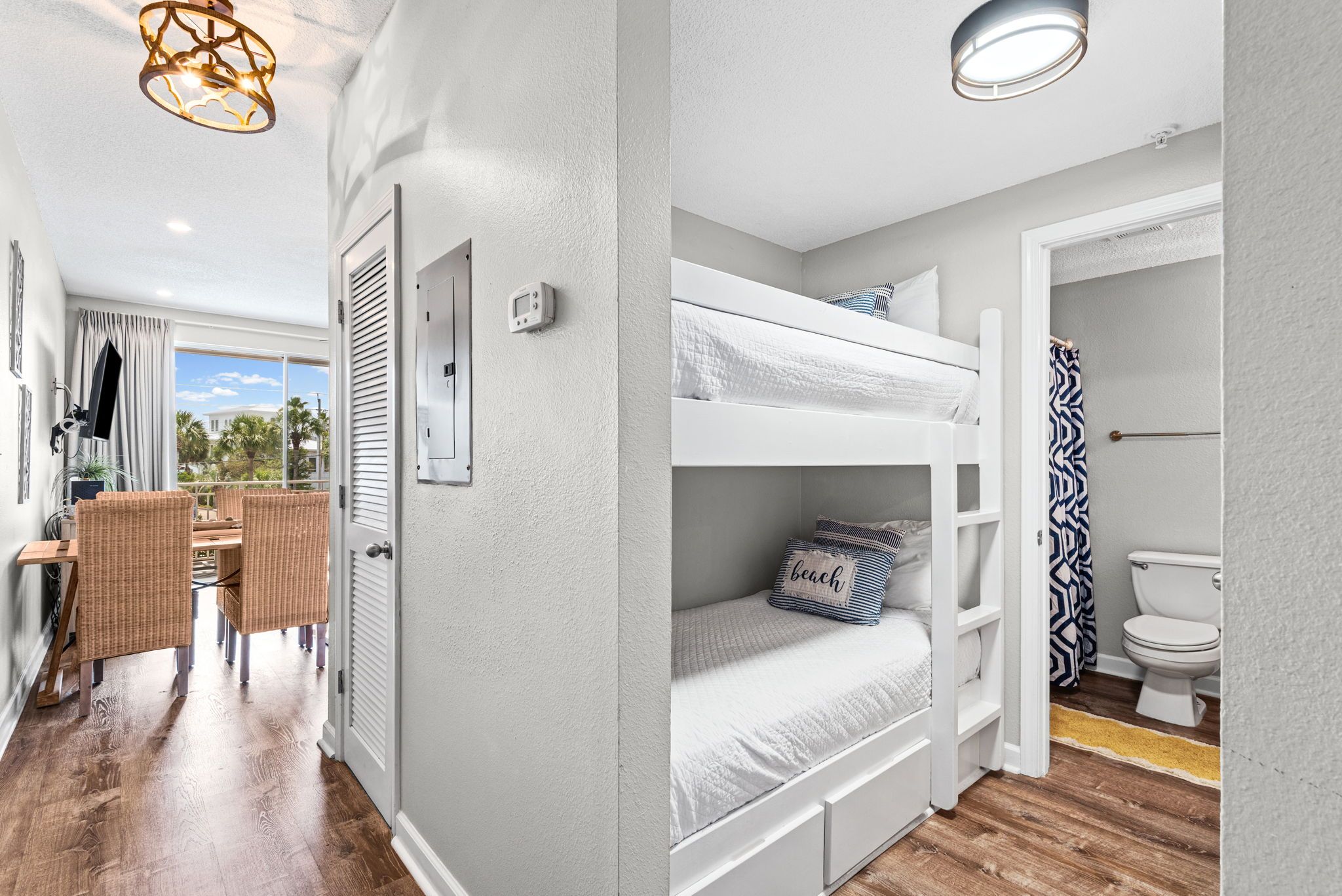 GCB206 - Hallway bunks