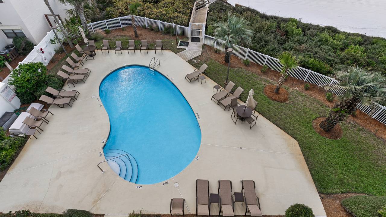 Grand Playa 401 Balcony with Pool View Grand Playa 401 Balcony with Pool View