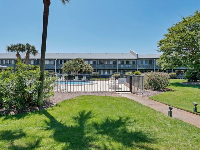 Walkway to Pool Walkway to Pool