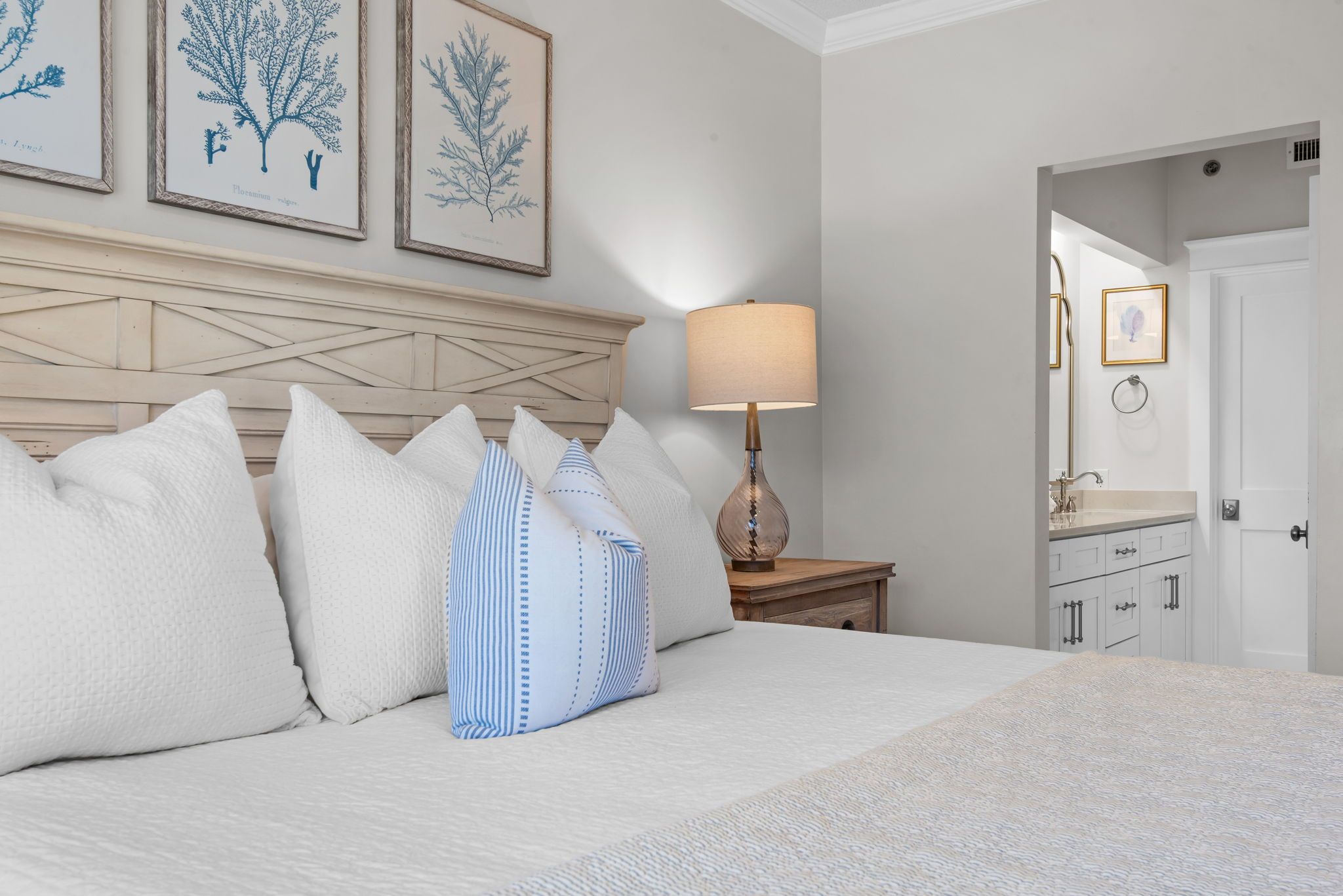 High Pointe Resort 132- Master King Bedroom