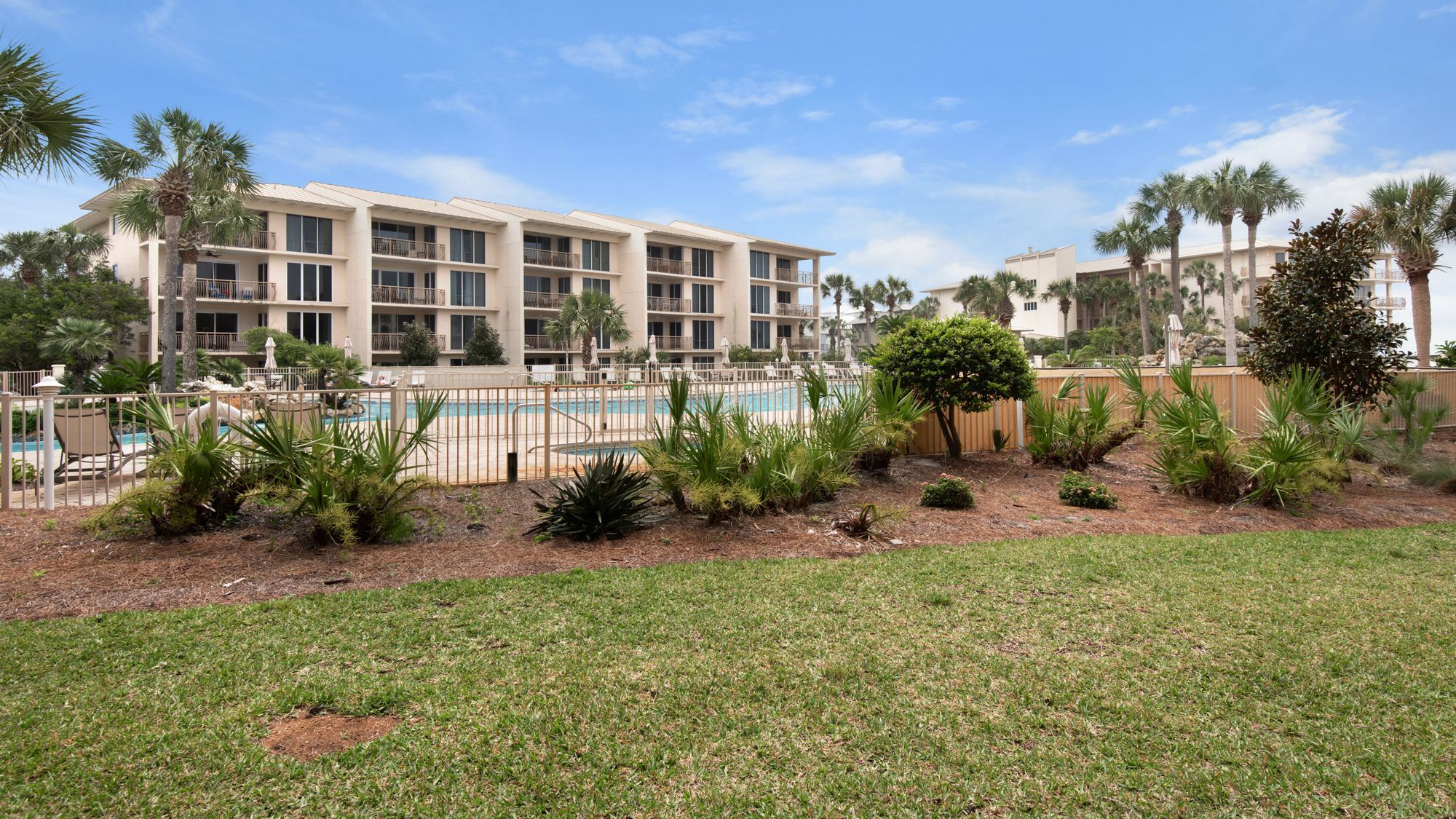 High Pointe 132 Patio and Pool Views