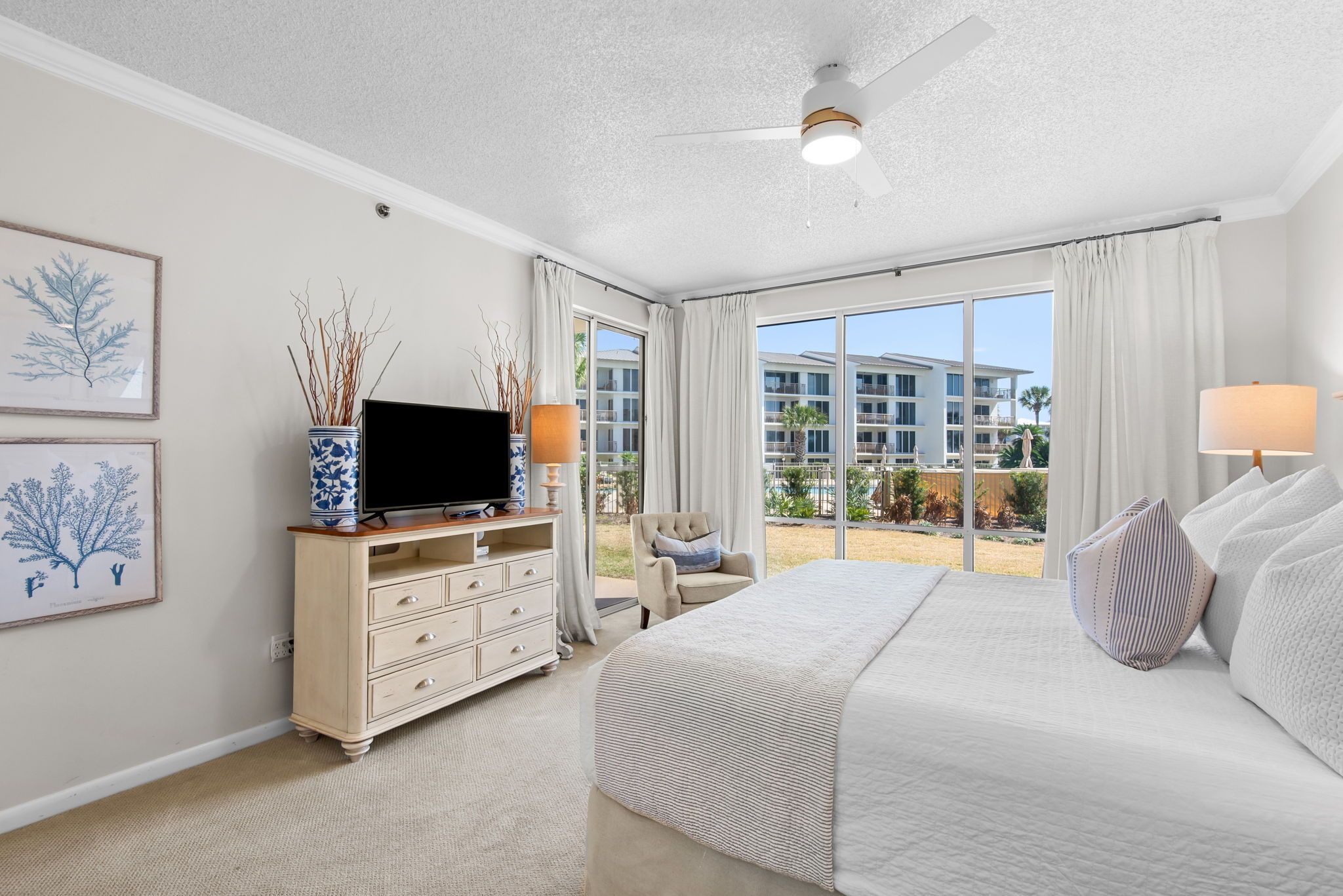 High Pointe Resort 132- Master King Bedroom