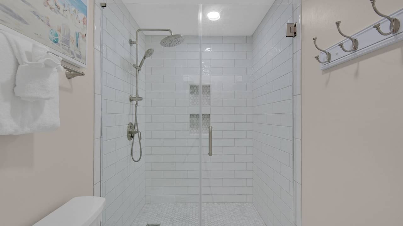 High Pointe 132 Master Bathroom High Pointe 132 Master Bathroom