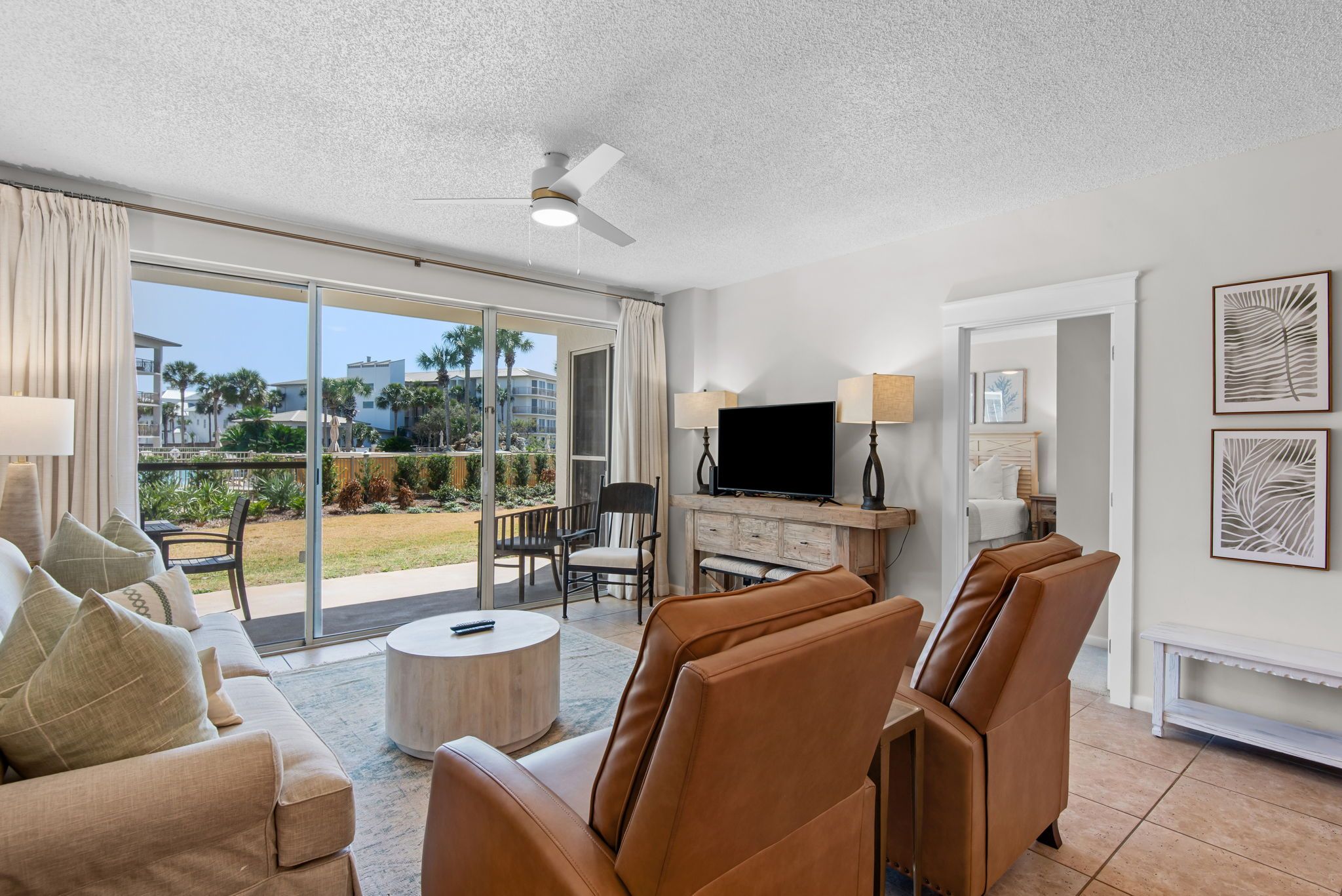 High Pointe Resort 132 - Living area