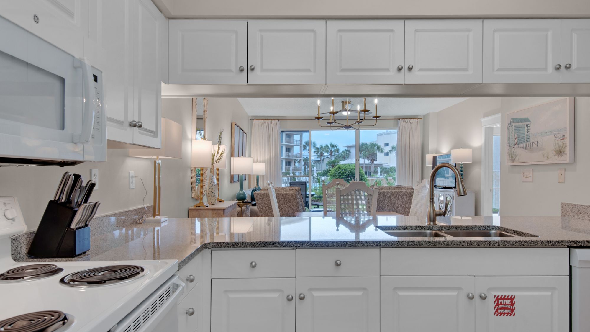 High Pointe 132 Kitchen