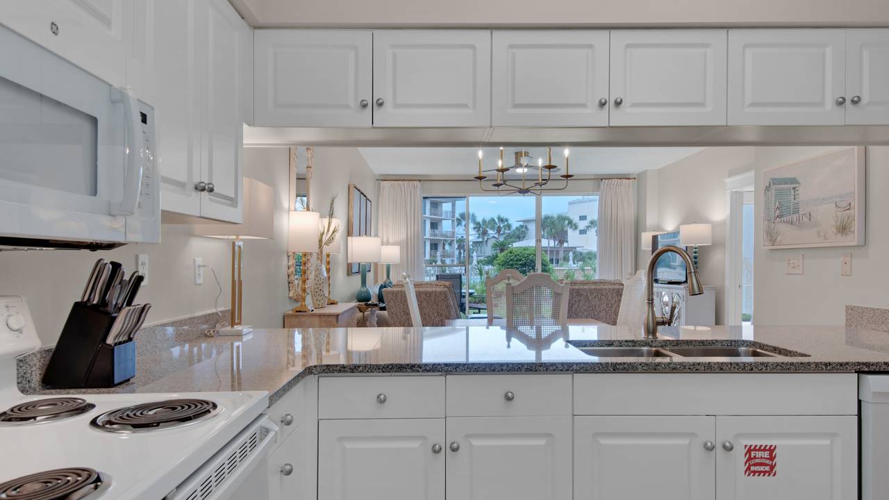 High Pointe 132 Kitchen High Pointe 132 Kitchen