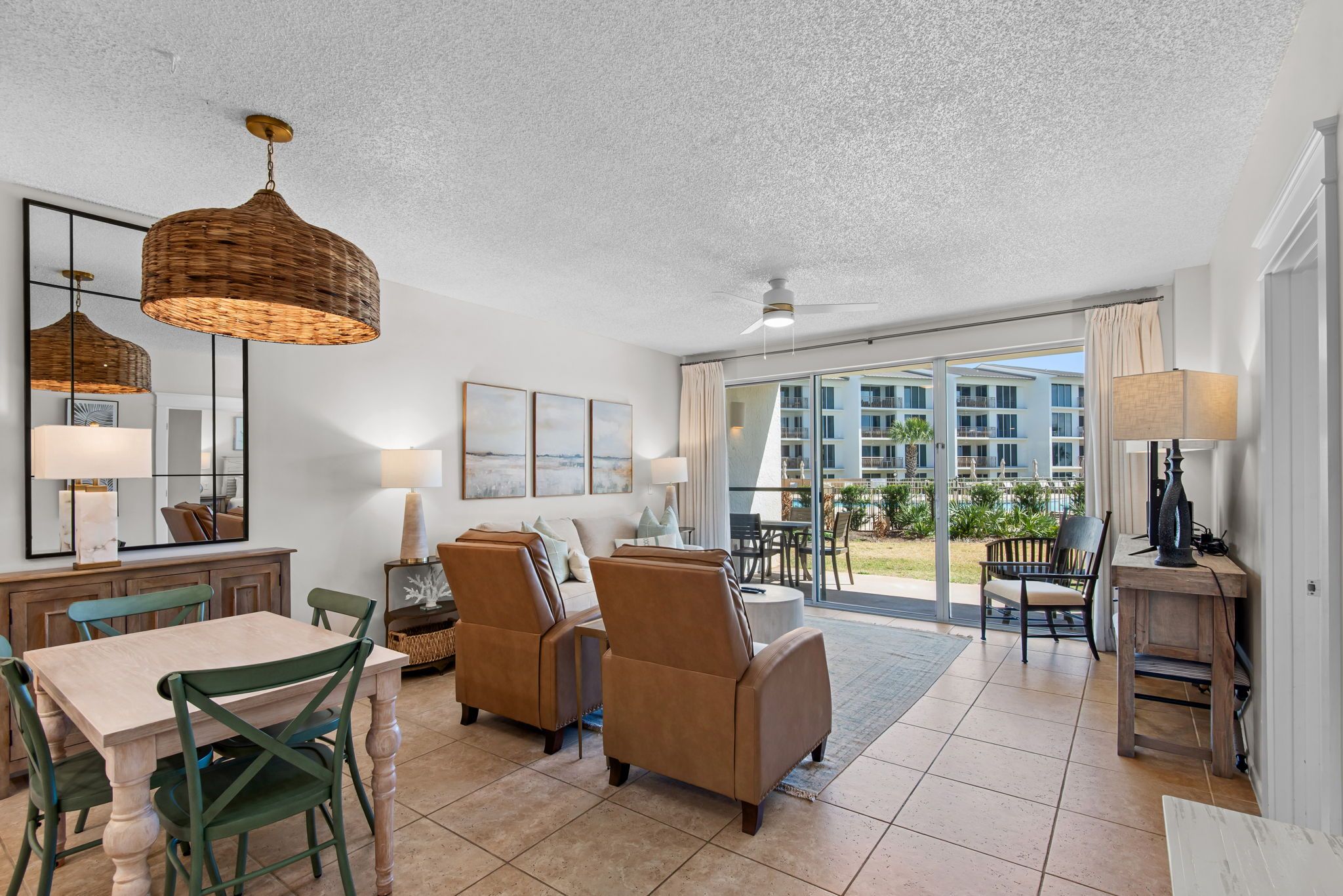 High Pointe Resort 132 - Dining into living area