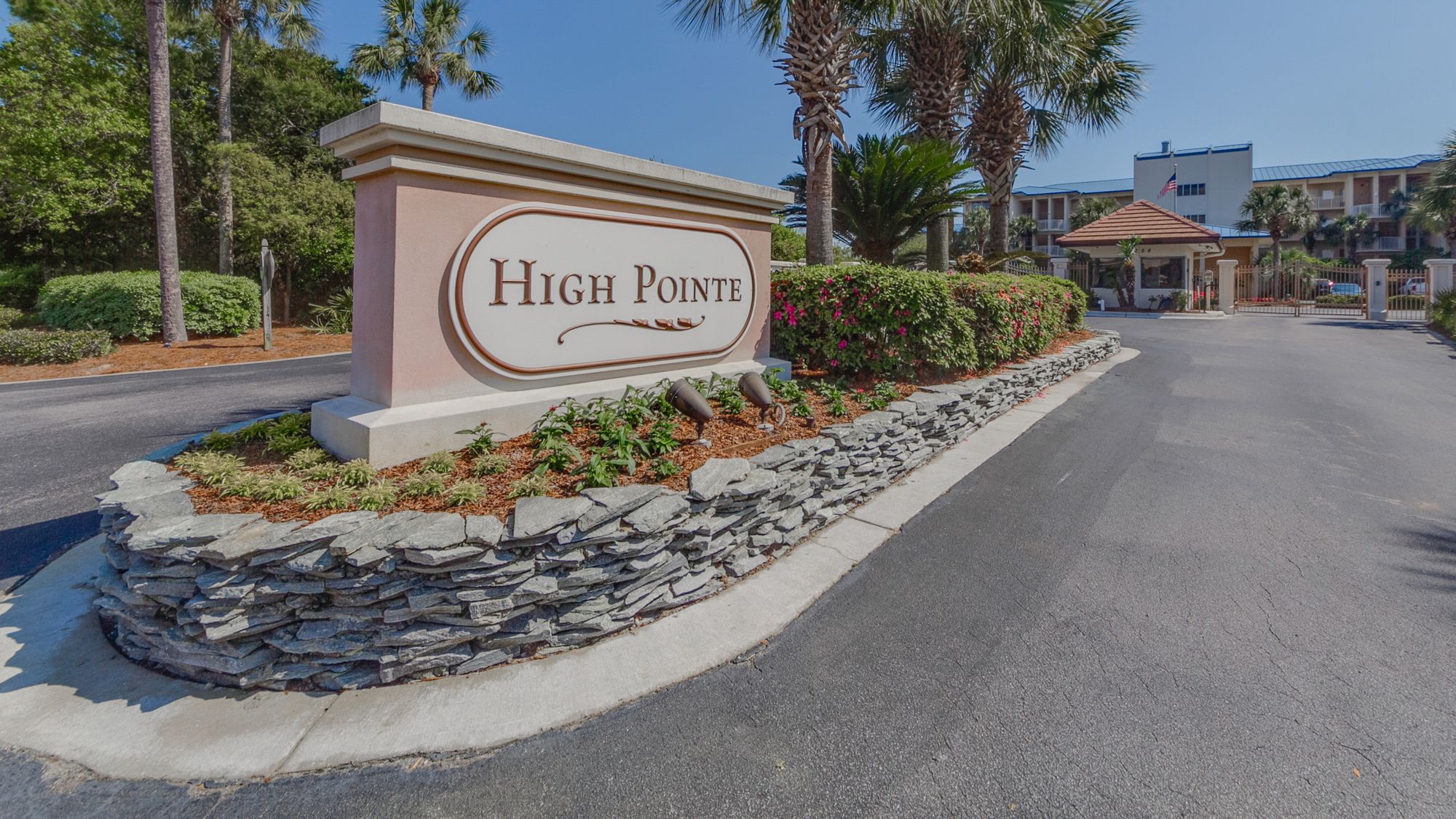 High Pointe Grounds and Amenities