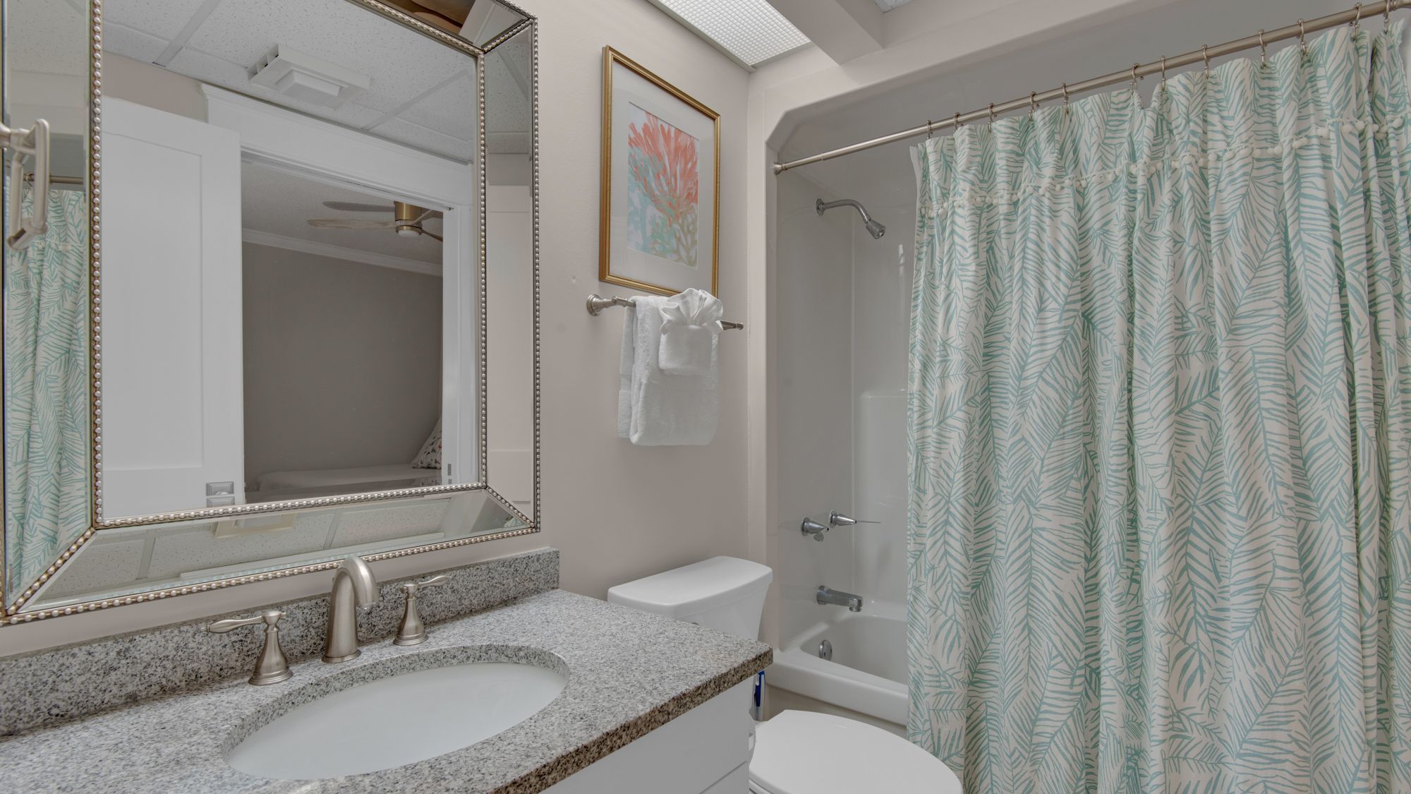 High Pointe 132 Guest Bathroom