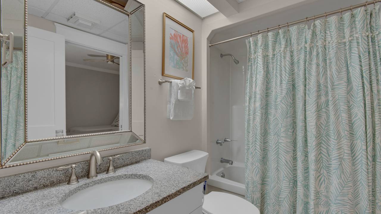 High Pointe 132 Guest Bathroom High Pointe 132 Guest Bathroom