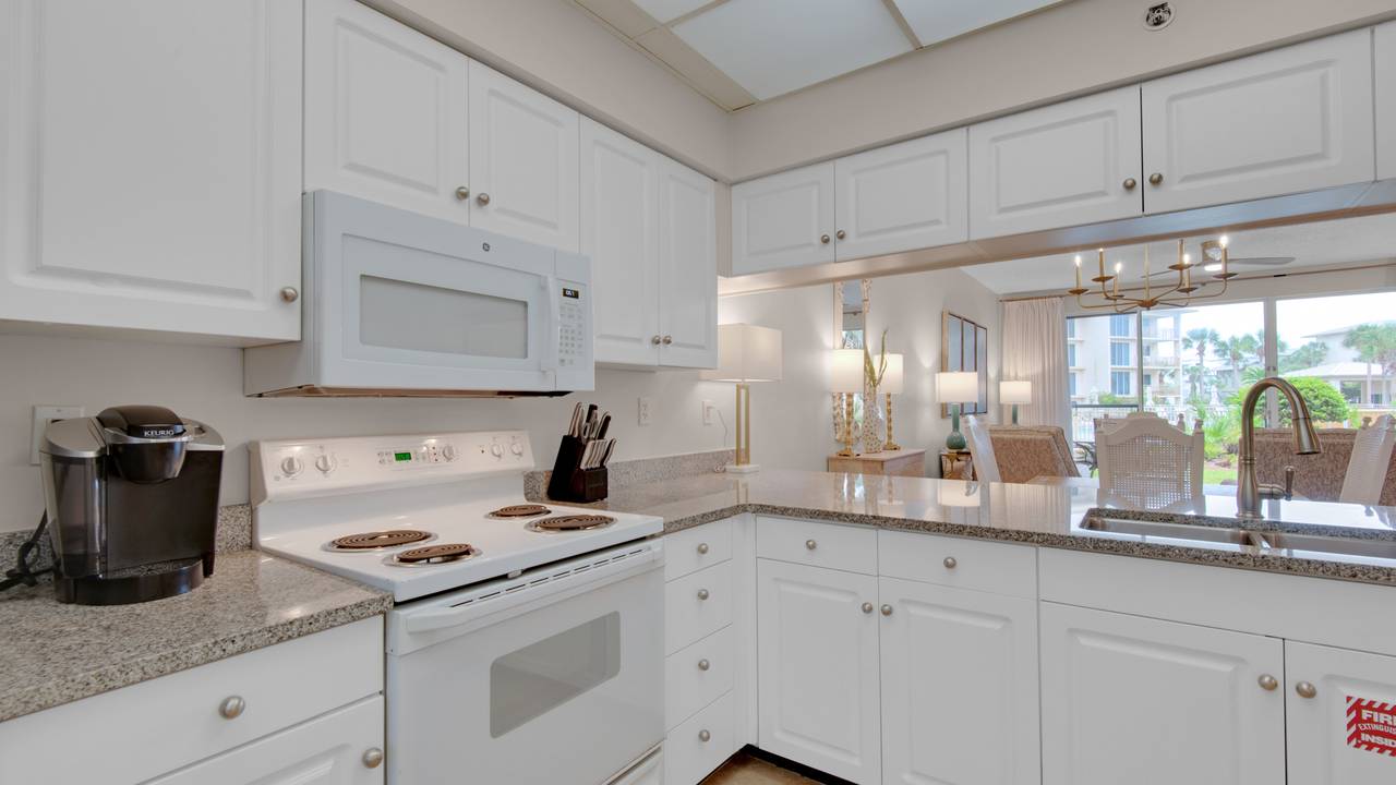 High Pointe 132 Kitchen High Pointe 132 Kitchen