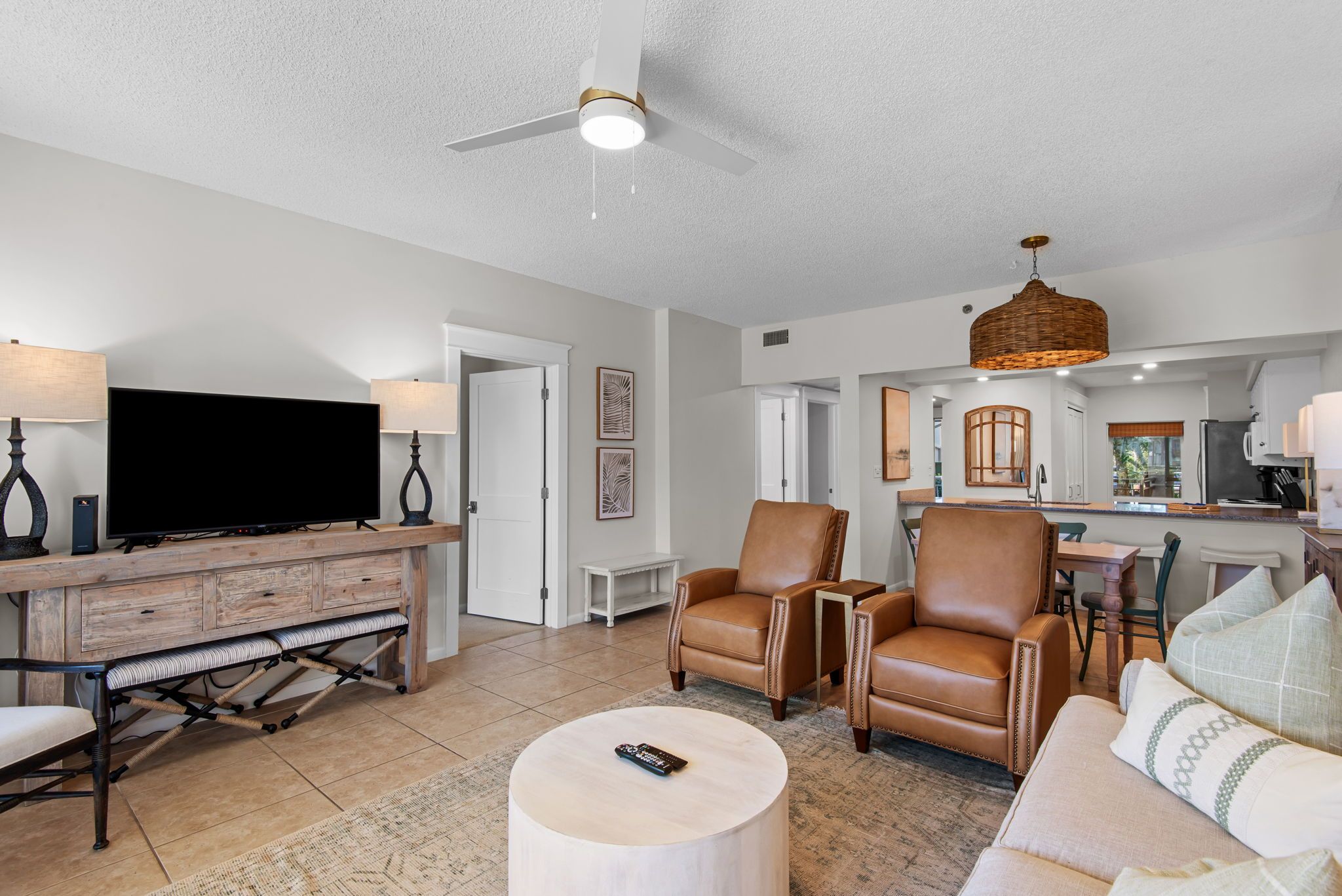 High Pointe Resort 132 - Living area