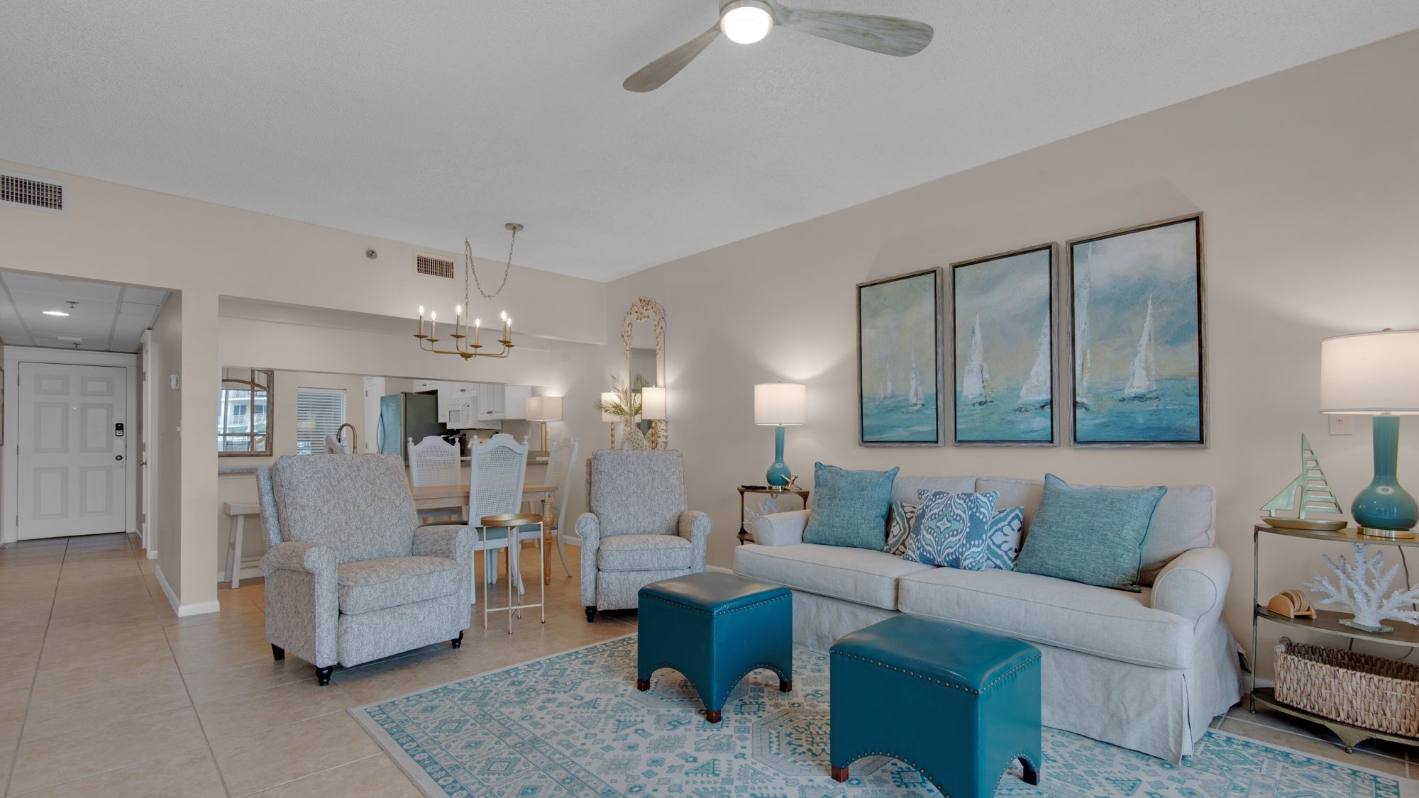 High Pointe 132 Main Living Area