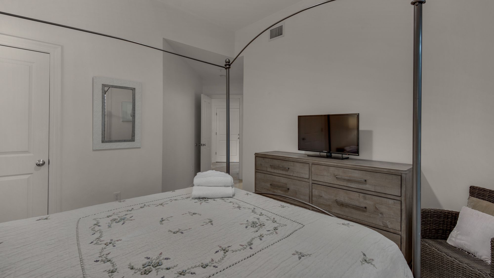 Legacy 101 Queen Bedroom