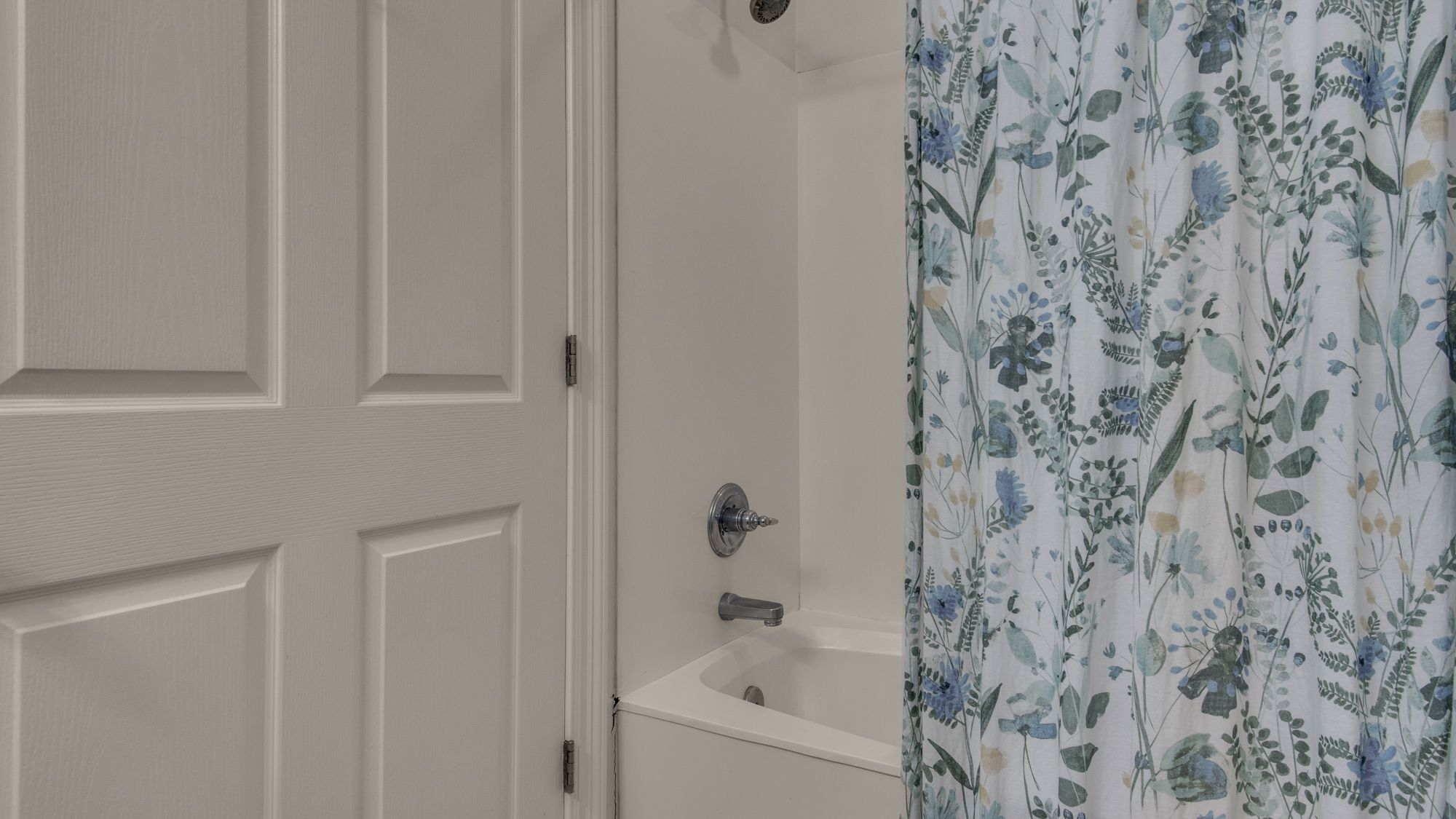 Legacy 101 Jack-and-Jill Bathroom