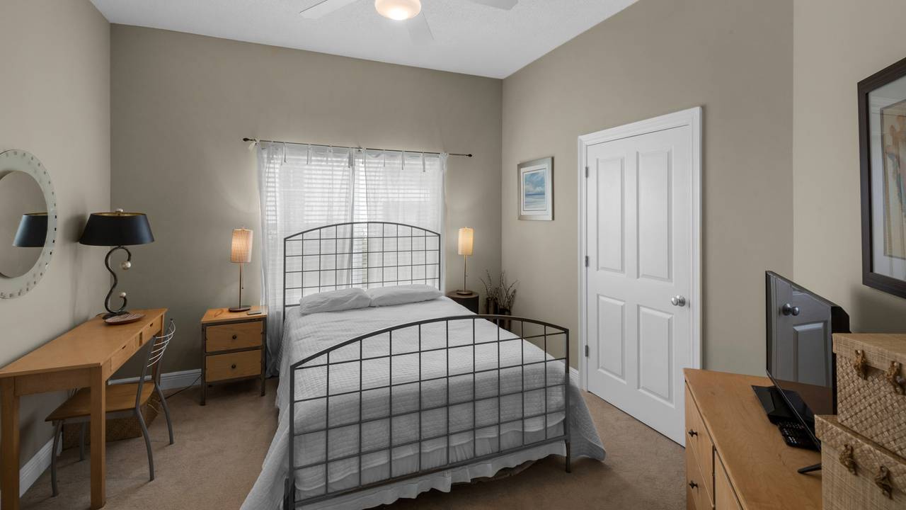 Legacy 204 Queen Bedroom Legacy 204 Queen Bedroom