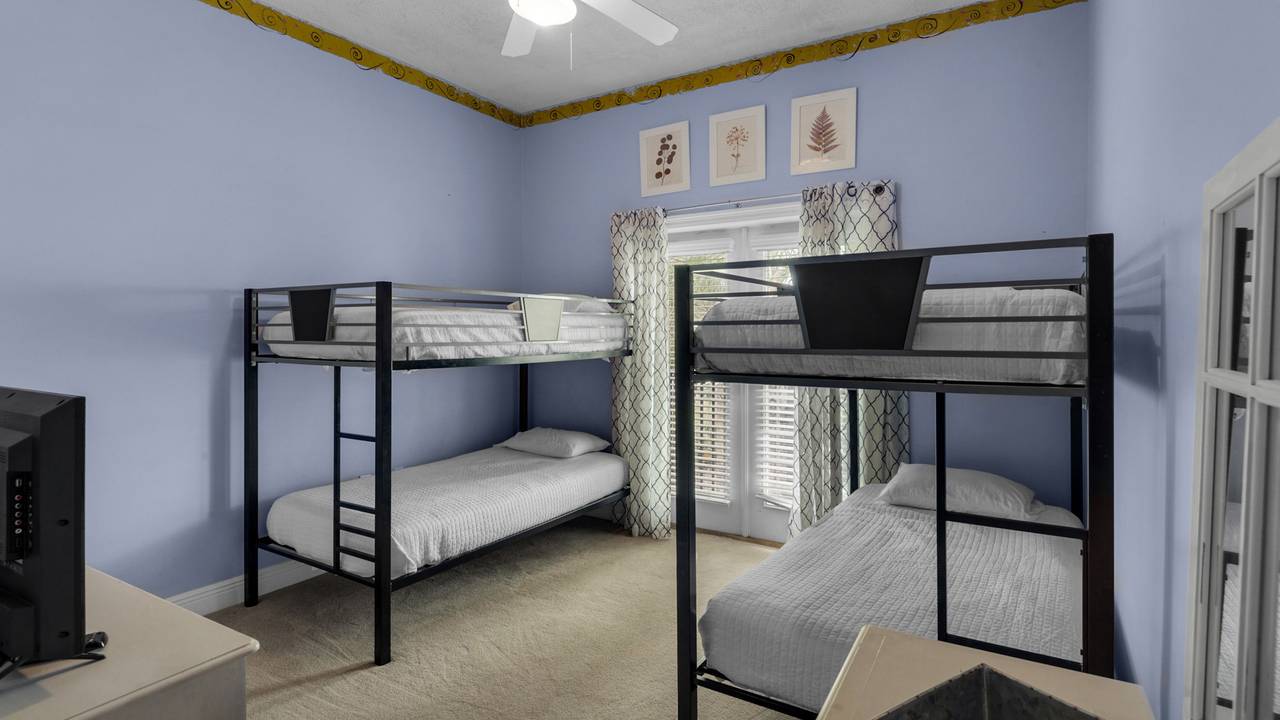 Legacy 204 Bunkroom Legacy 204 Bunkroom