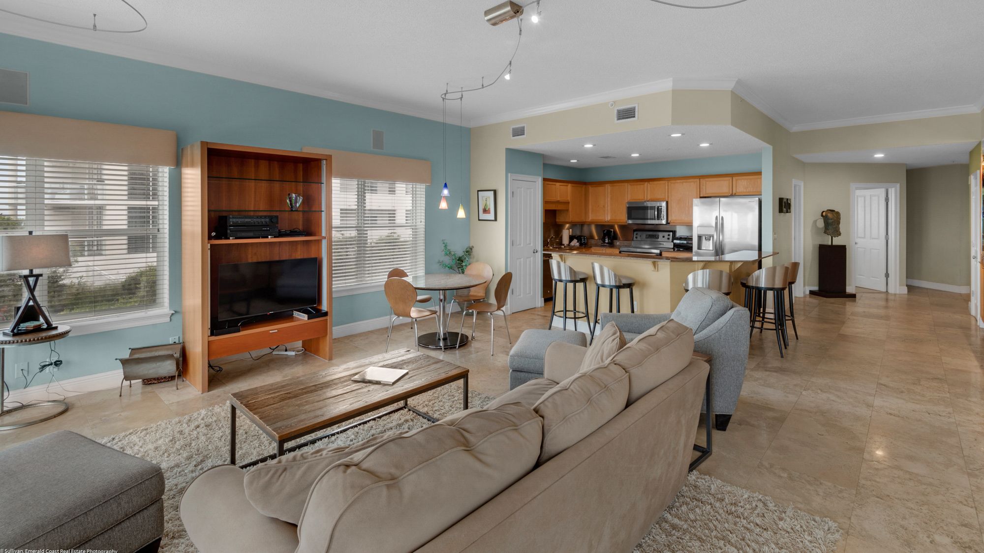 Legacy 204 Living Area