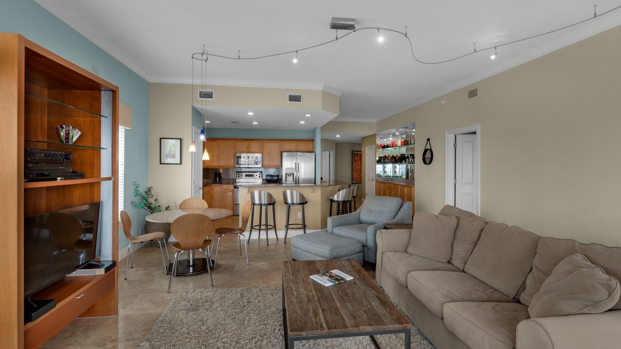 Legacy 204 Living Area