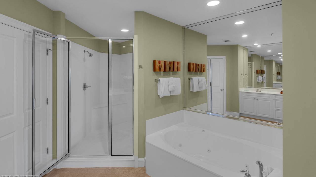 Legacy 204 Private Bathroom Legacy 204 Private Bathroom