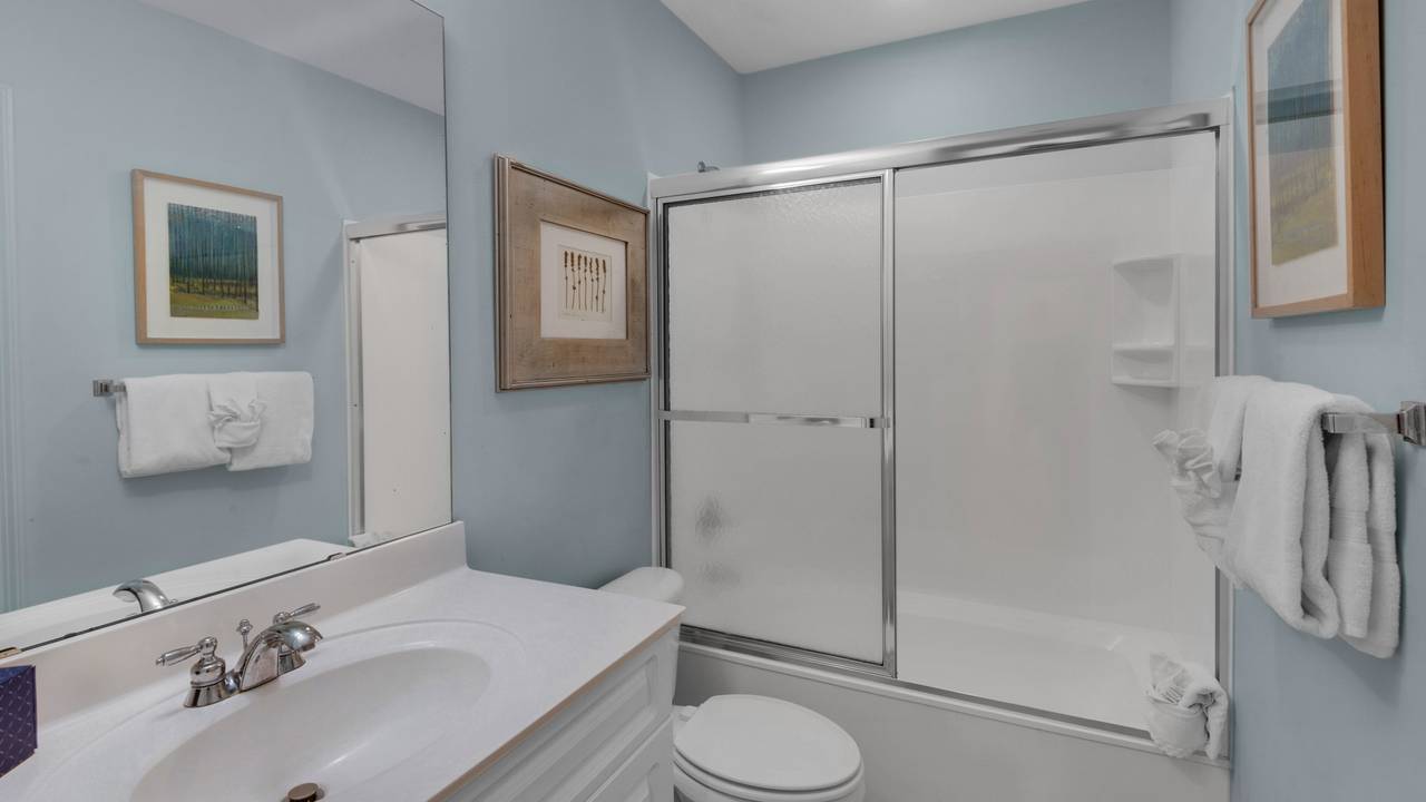 Legacy 204 Private Bathroom Legacy 204 Private Bathroom