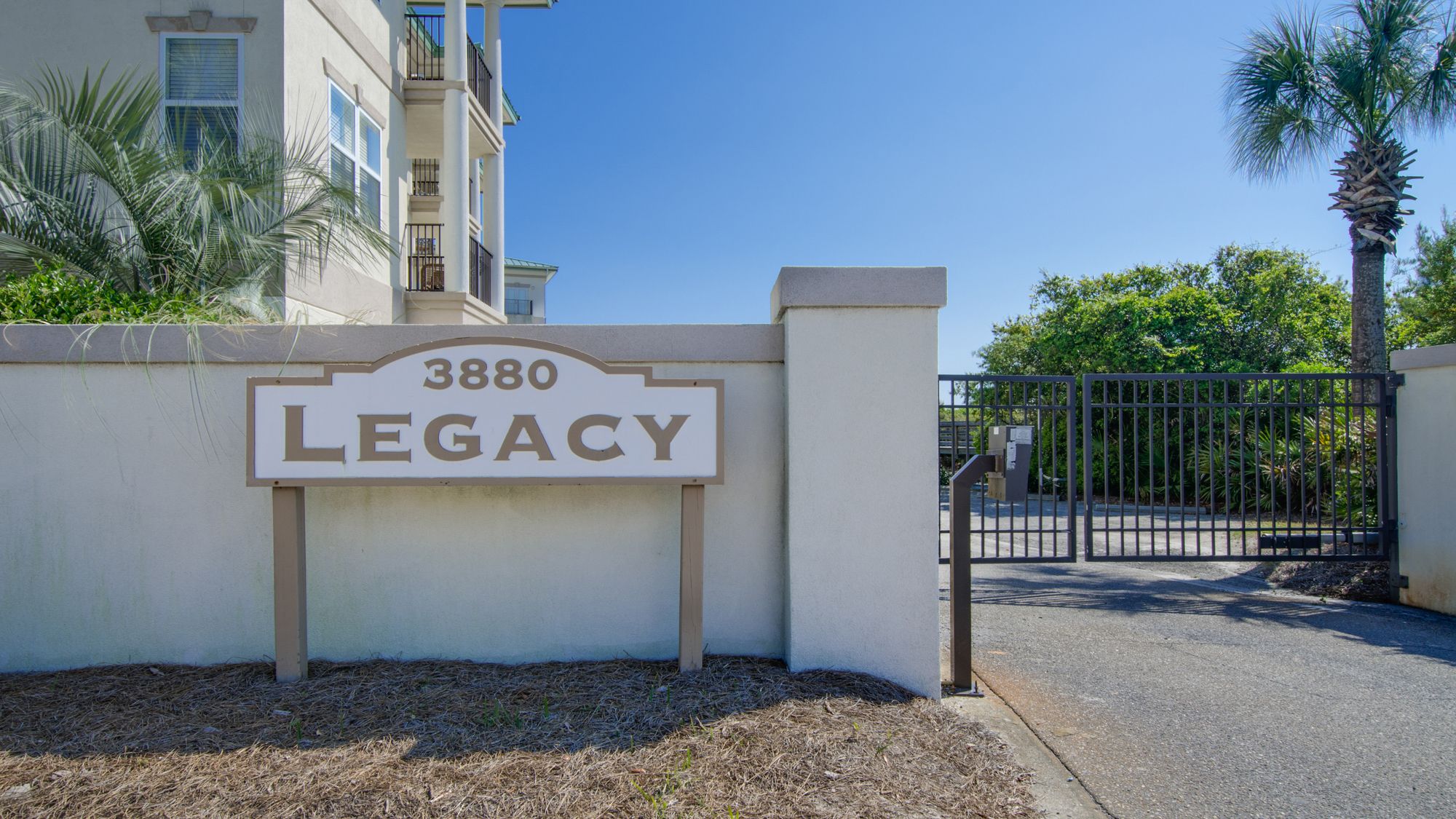 Legacy Amenities and Grounds