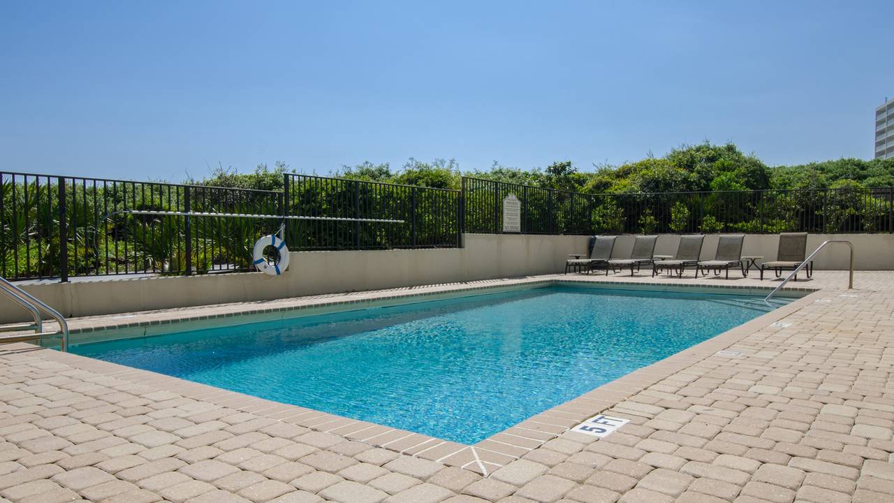 Legacy Amenities and Grounds Legacy Amenities and Grounds