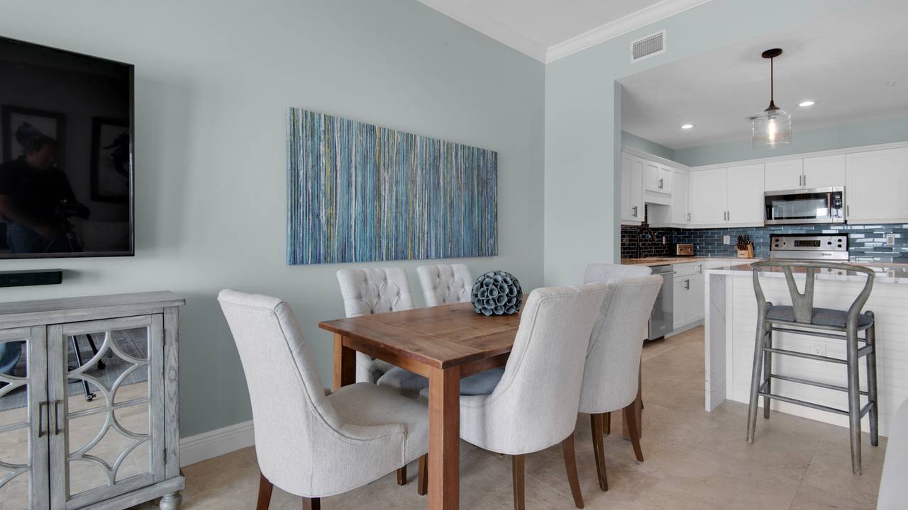 Legacy 403 Dining Area Legacy 403 Dining Area